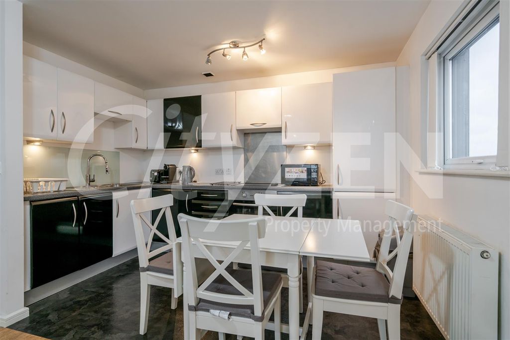 Property photo 2 of 22 Dining Area