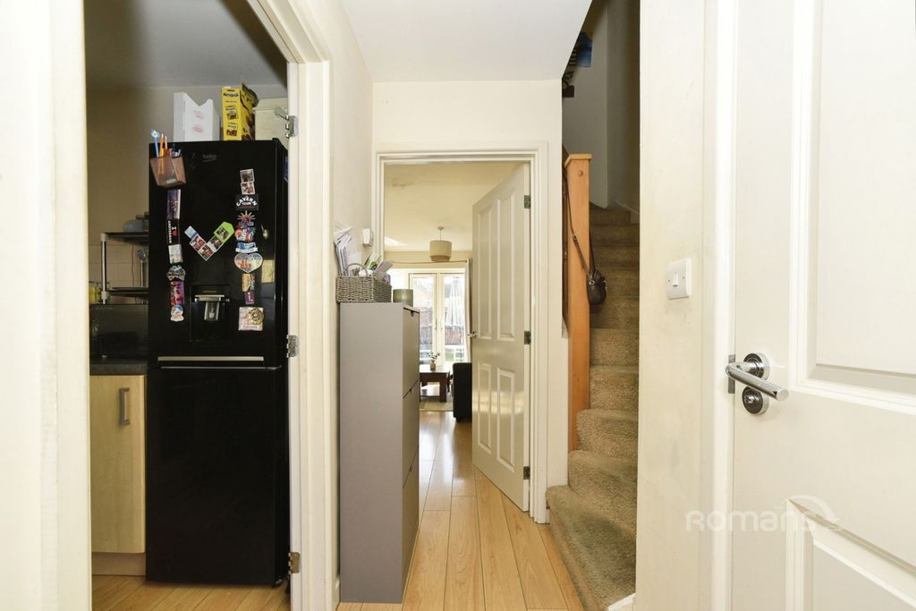 Property photo 2 of 14 Hall