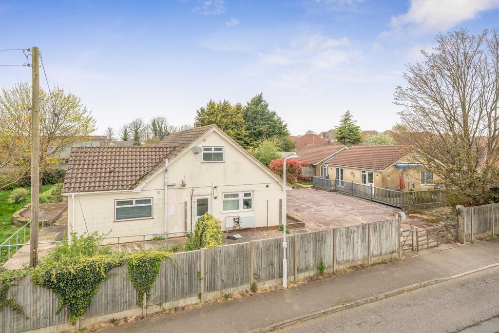 Property photo 3 of 27 Main Building Annexes