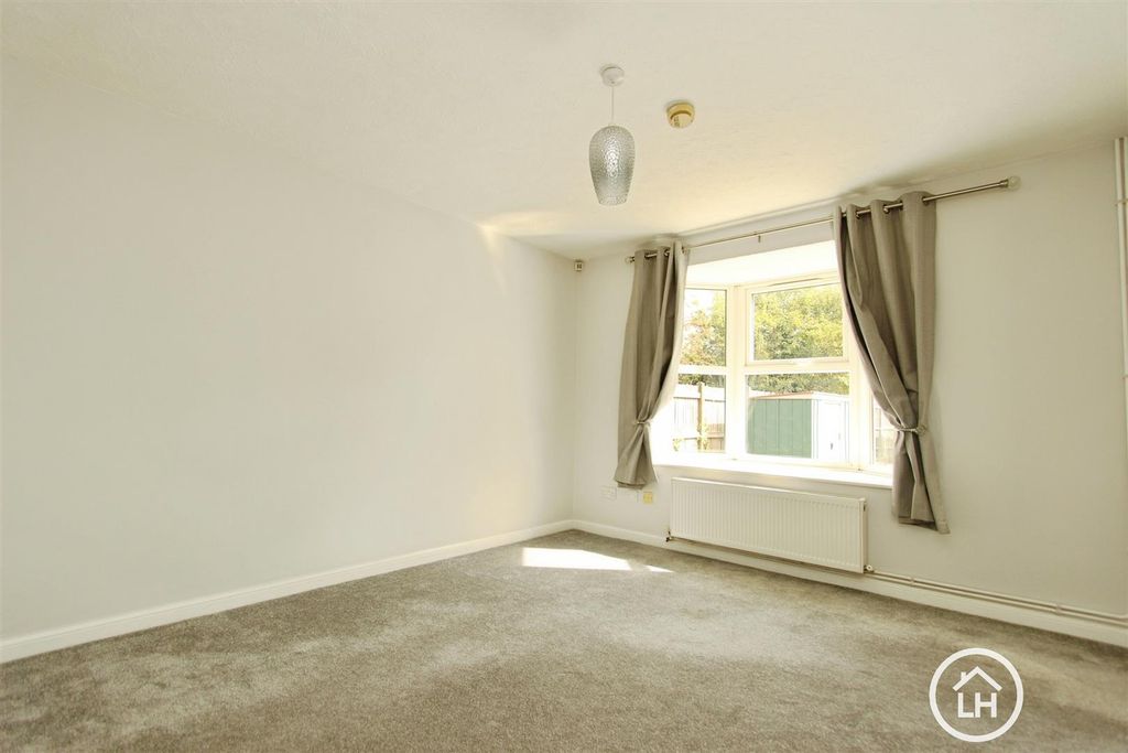 Property photo 3 of 15 Dining Room