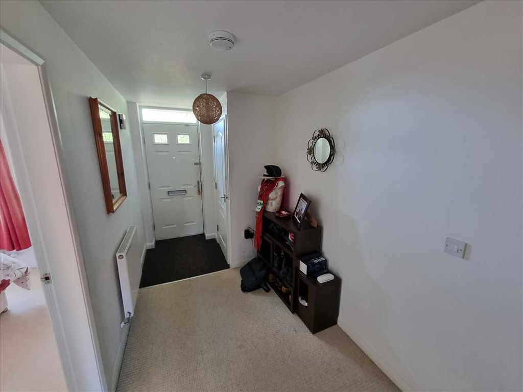 Property photo 2 of 15 Hallway