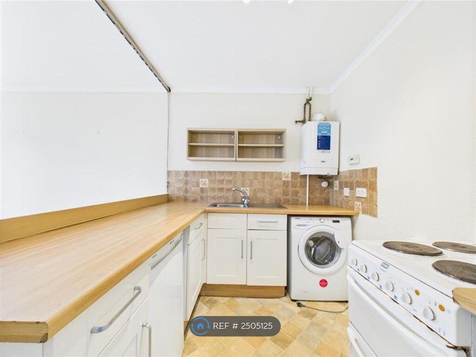 Property photo 3 of 5 Kitchen