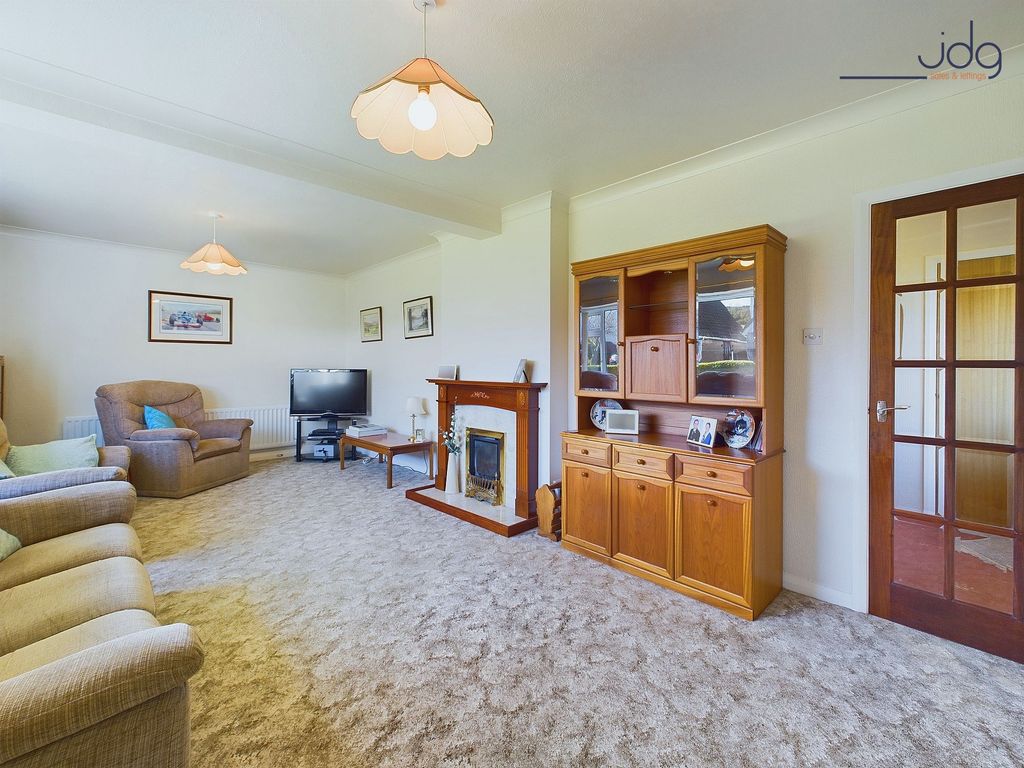 Property photo 3 of 15 Living Room