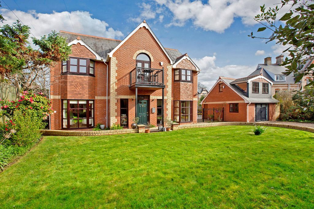 Property photo 1 of 34 Image