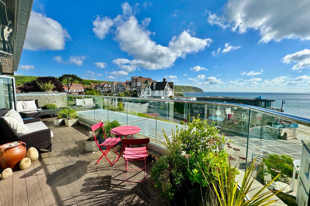 Property photo 3 of 23 Roof Terrace &amp; View