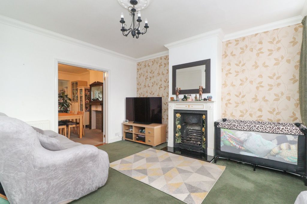 Property photo 3 of 22 Picture 3