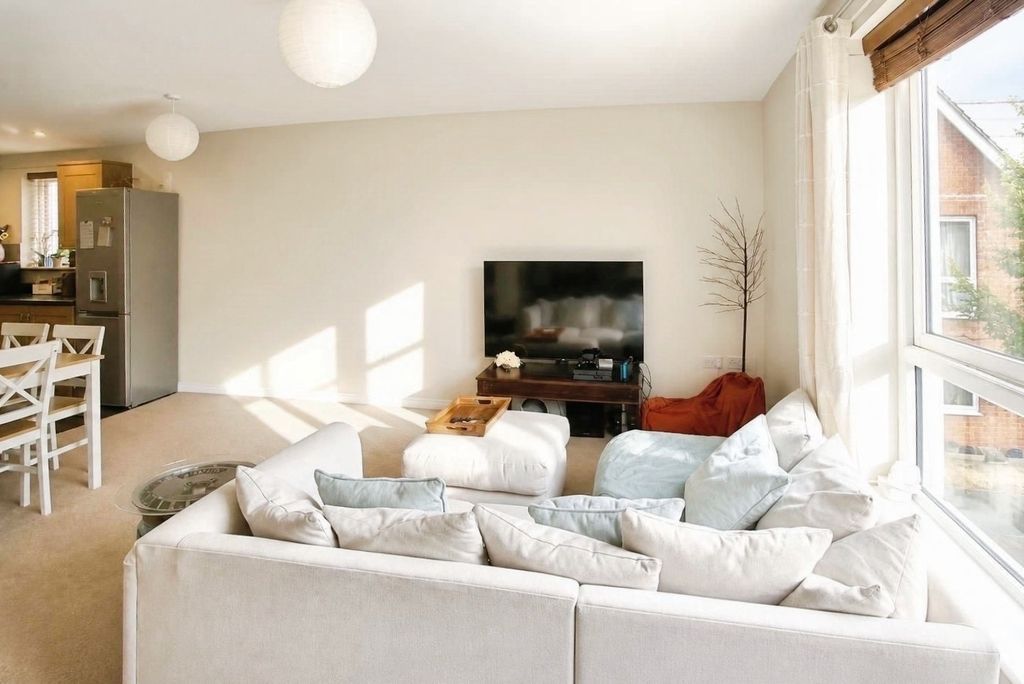 Property photo 2 of 7 Pbox-Img.Jpg