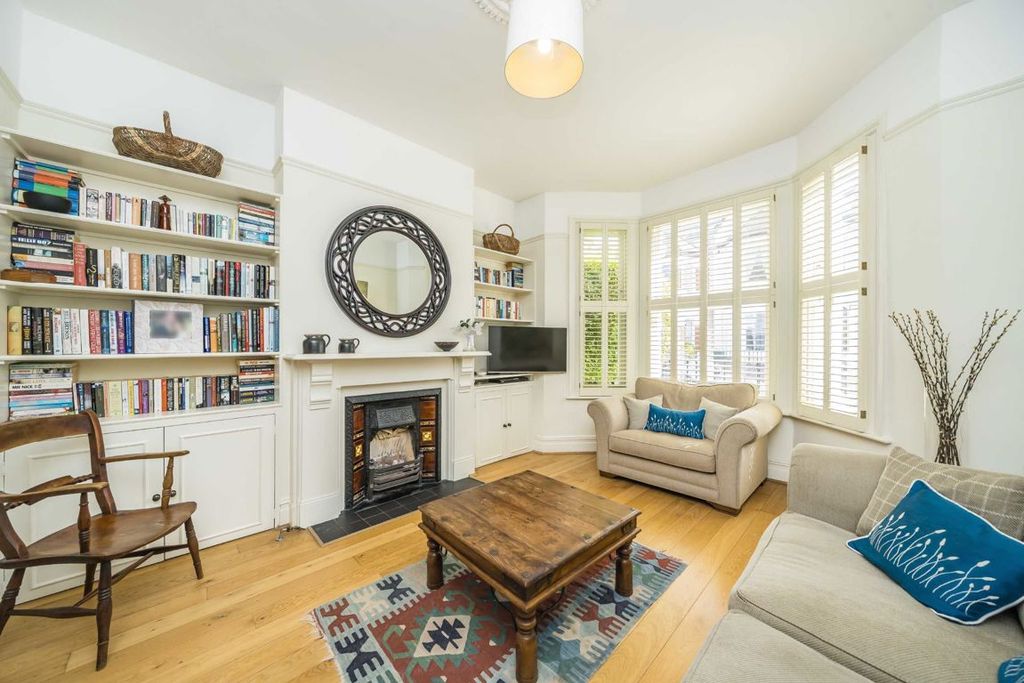 Property photo 2 of 8