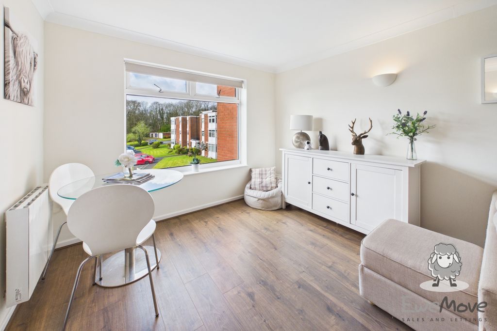 Property photo 3 of 14 10