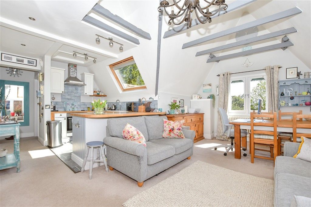 Property photo 3 of 17 Lounge/Diner