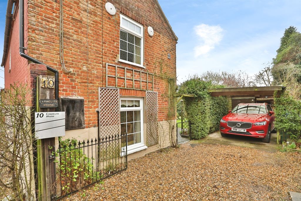 Property photo 2 of 26