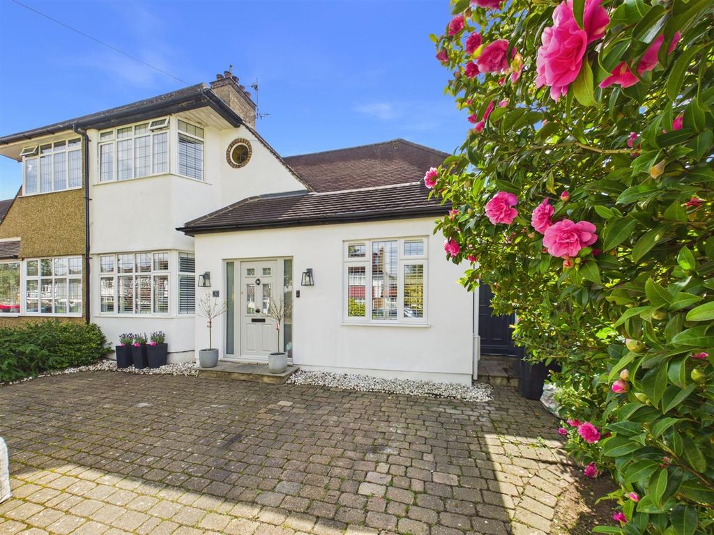 Property photo 1 of 22 Cam05080G0-Pr0336-Still048.Jpg