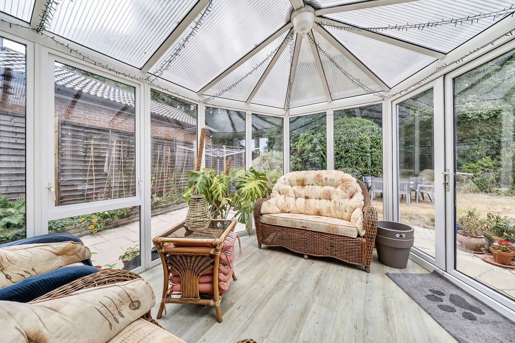 Property photo 3 of 23 Conservatory