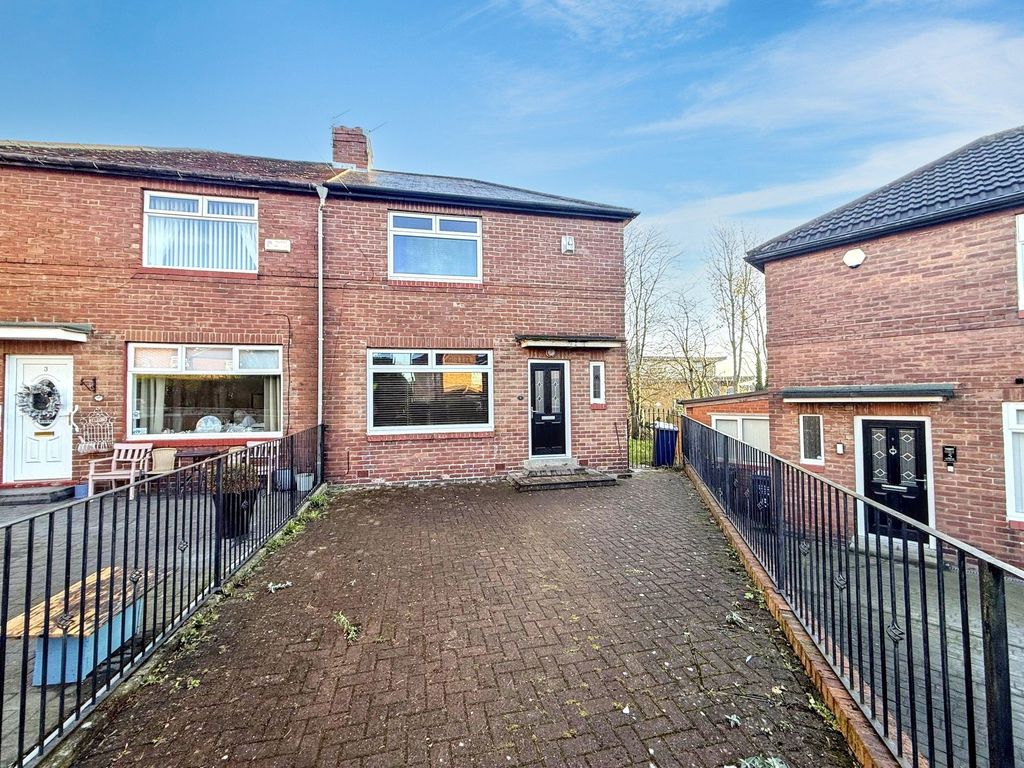 Property photo 1 of 9