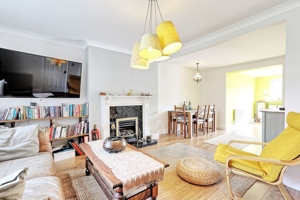 Property photo 3 of 19