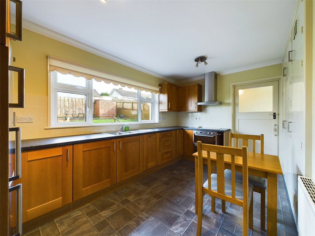 Property photo 3 of 17 Picture No. 12