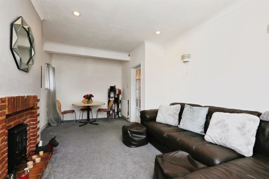 Property photo 3 of 14