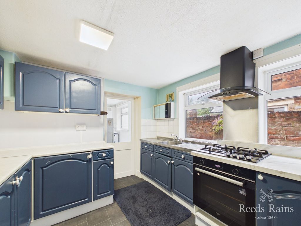 Property photo 2 of 13 Kitchen