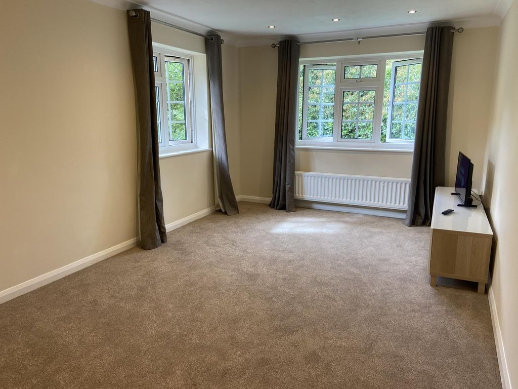 Property photo 3 of 7 Gallery