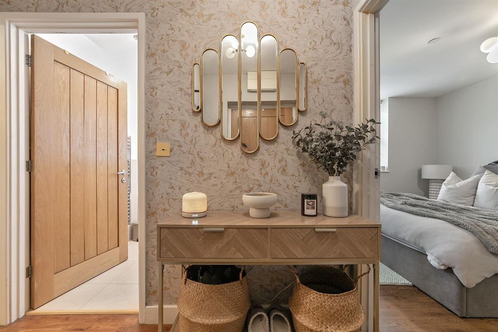Property photo 2 of 14 5Porterswoodhouse-9.Jpg