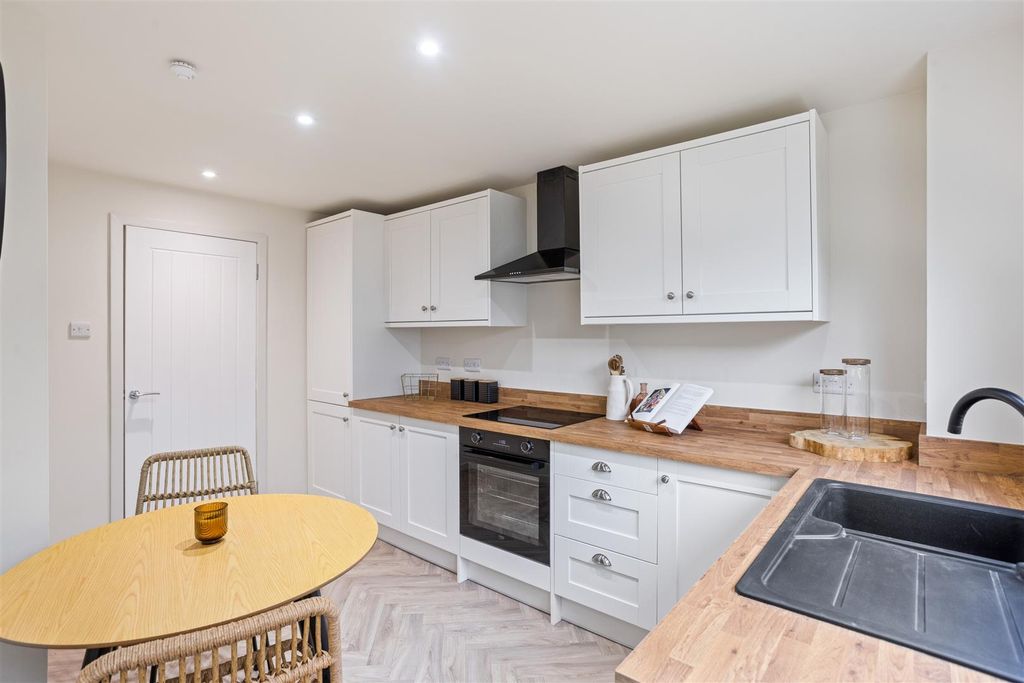 Property photo 3 of 35 12.Jpg