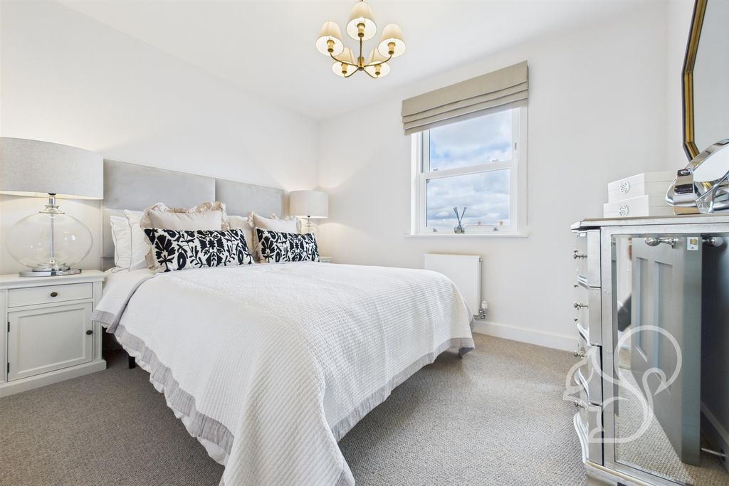 Property photo 3 of 15 Cam01254G0-Pr0338-Still007.Jpg