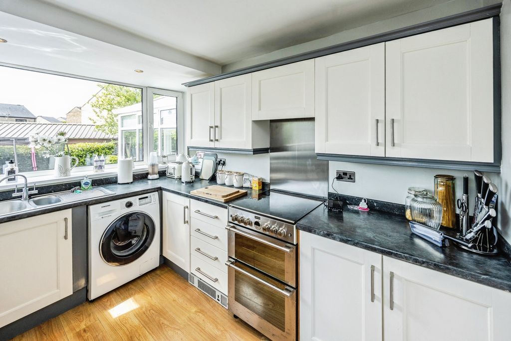 Property photo 2 of 15 Kitchen