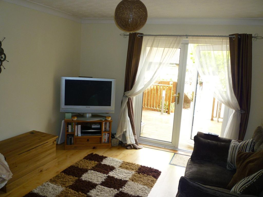 Property photo 2 of 6 Living Room