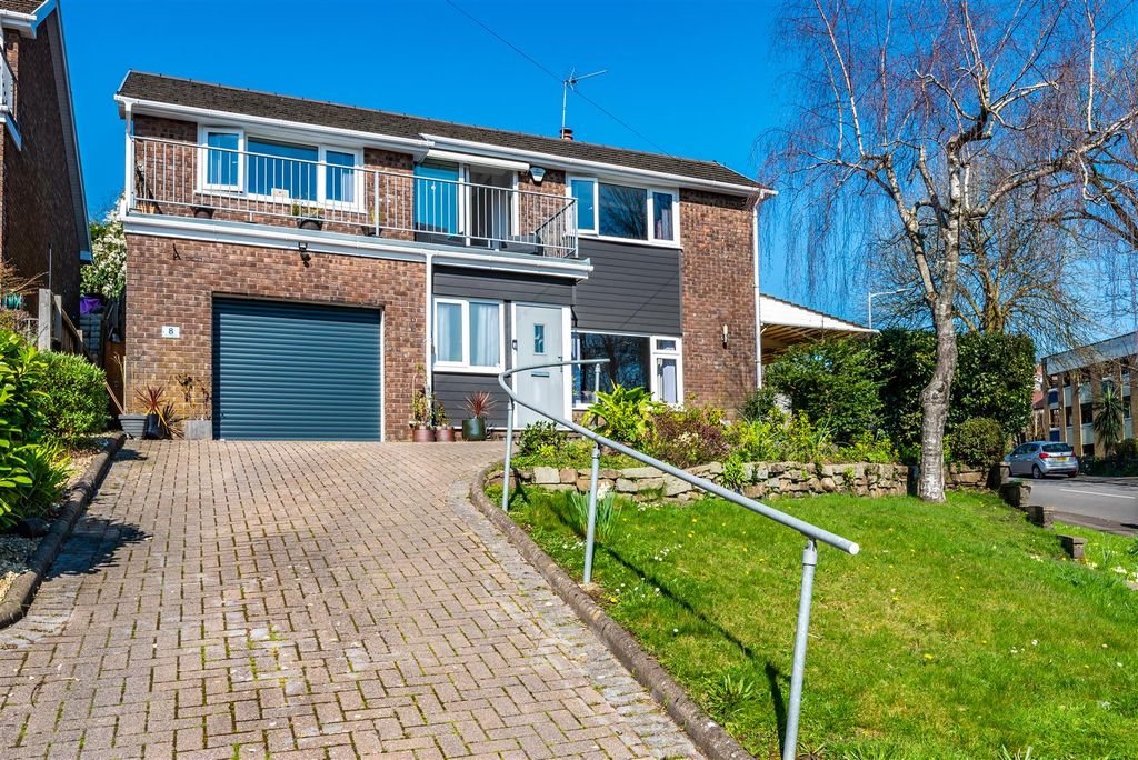 Property photo 1 of 25 External