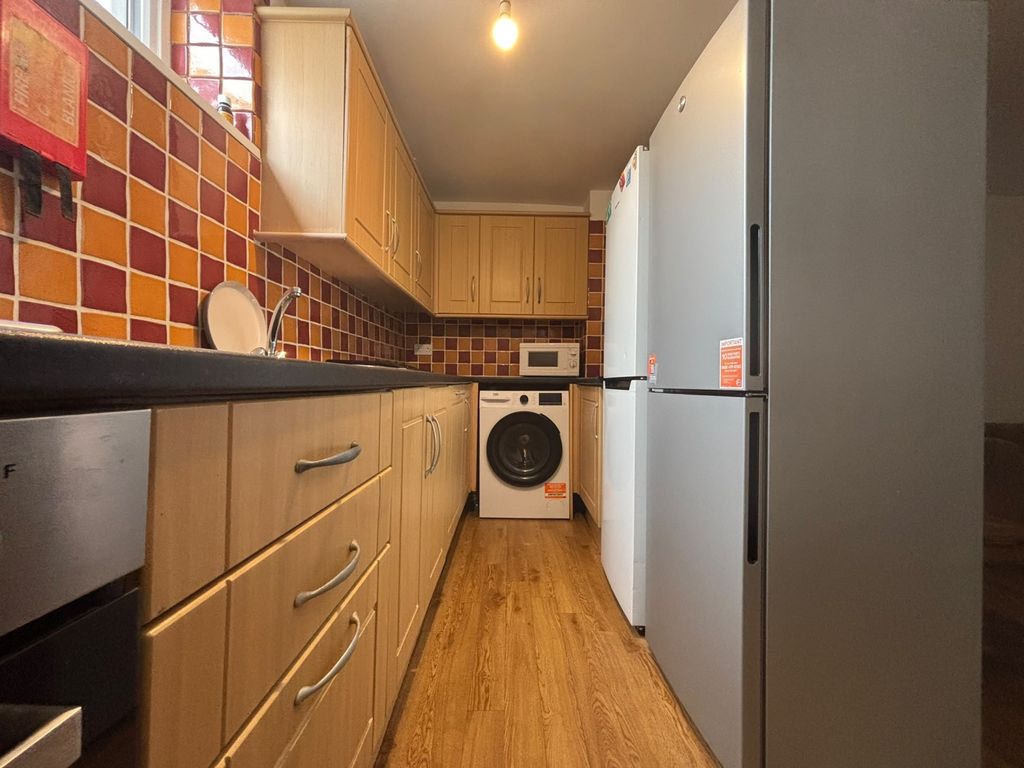 Property photo 3 of 10 43ba703c-3795-4Fe8-Be0B-5498693c9F0B