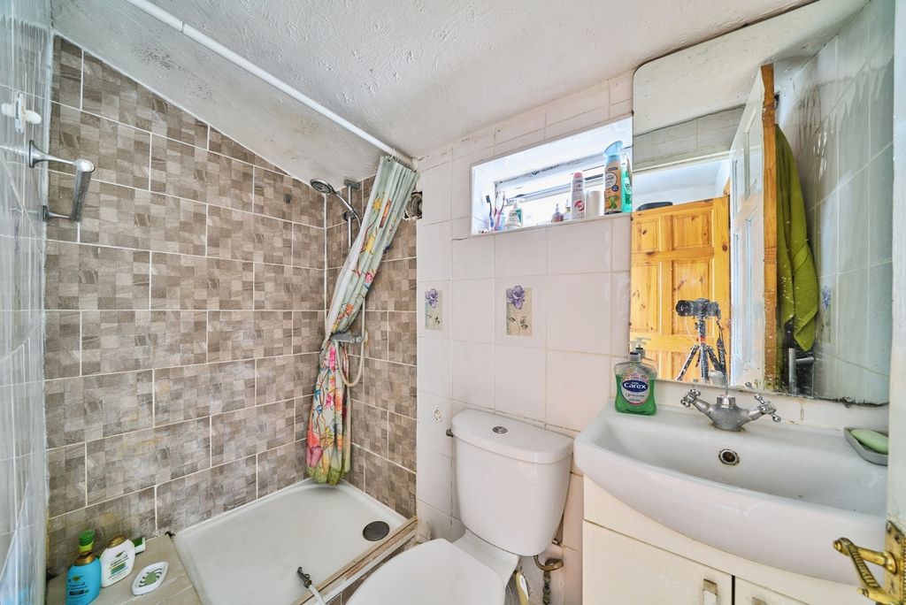 Property photo 3 of 16 Photo