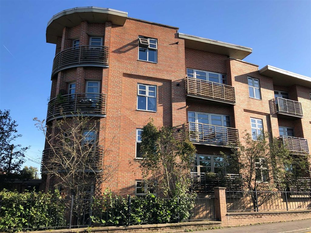 Property photo 1 of 13 External