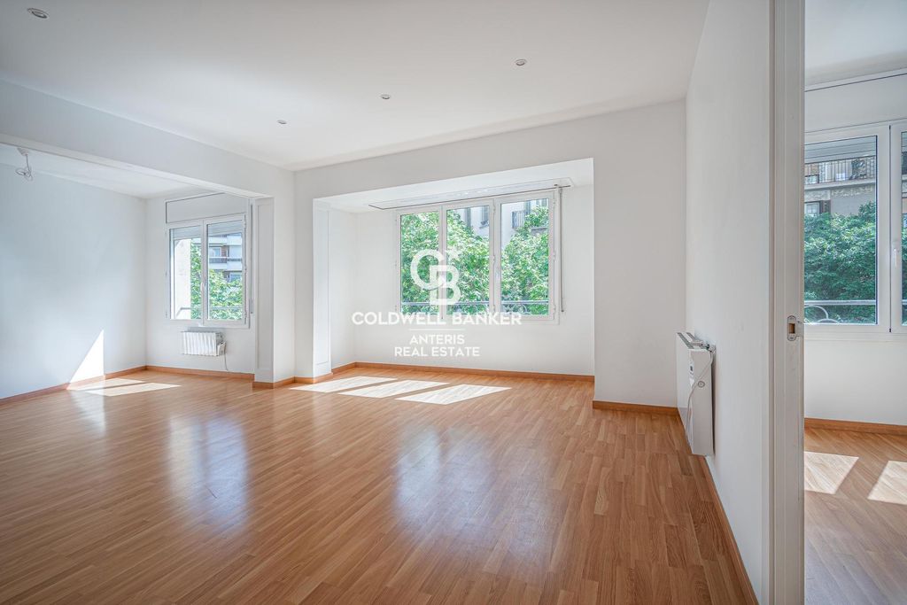 Property photo 1 of 32