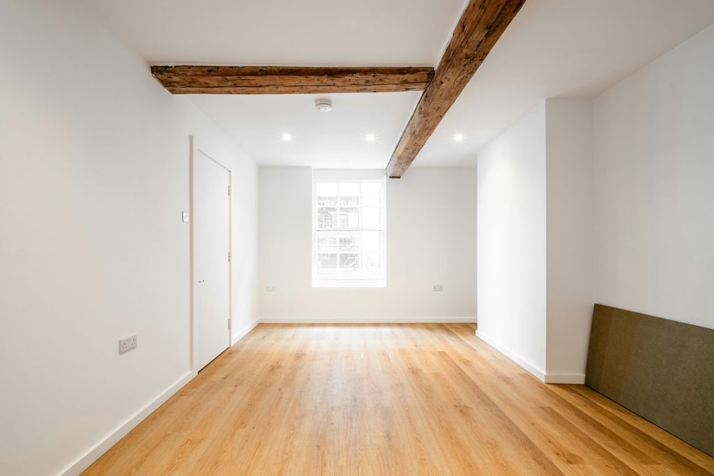 Property photo 3 of 10 Crispin St 46 Low Res 28.Jpg