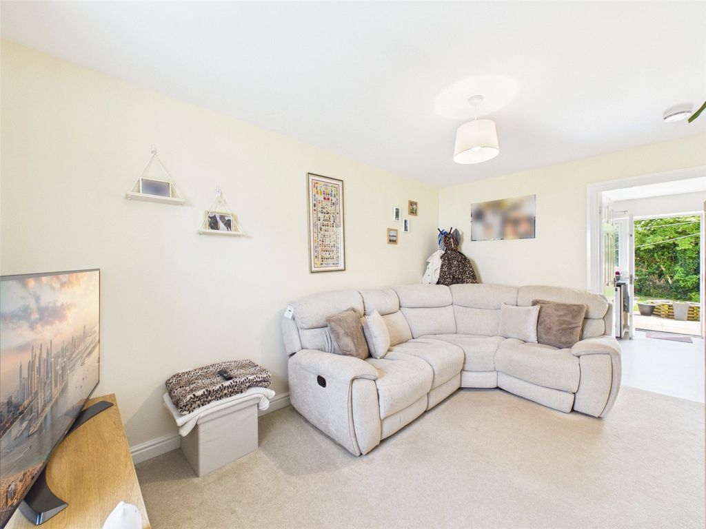 Property photo 3 of 19 Picture No. 06