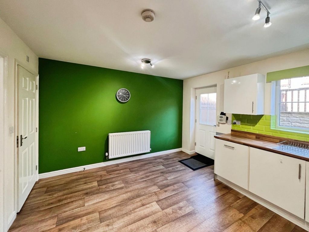 Property photo 3 of 14 Dining Kitchen