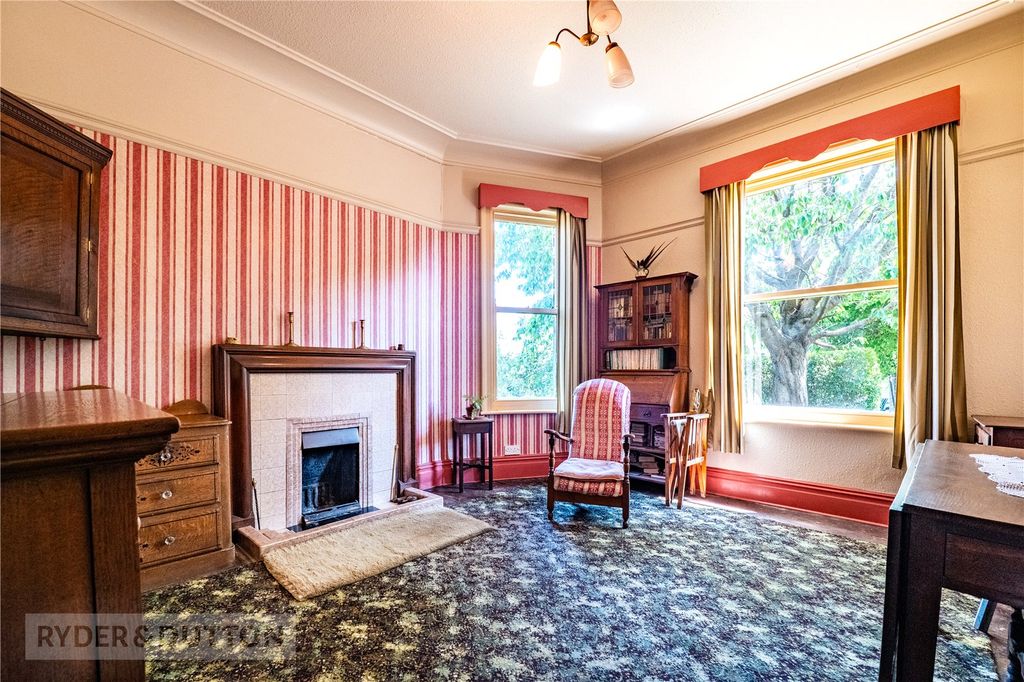 Property photo 2 of 25 Dining Room