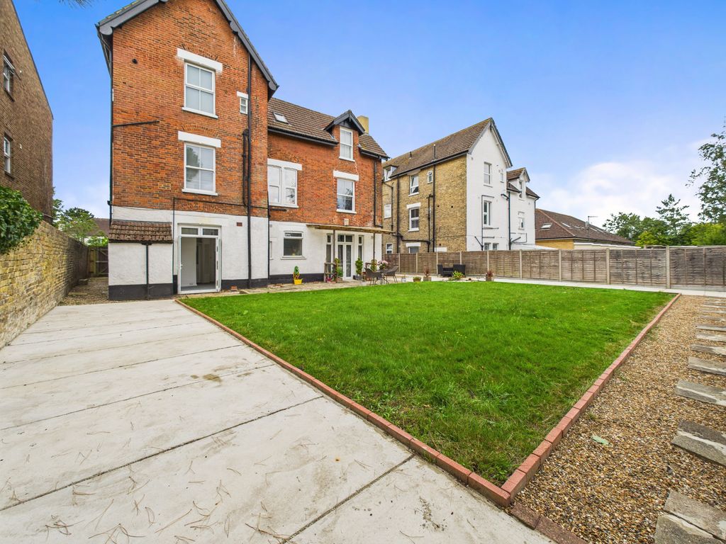 Property photo 3 of 11