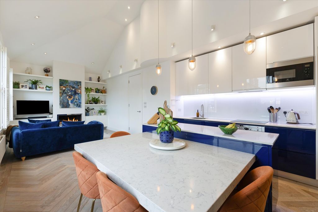 Property photo 3 of 13 Image