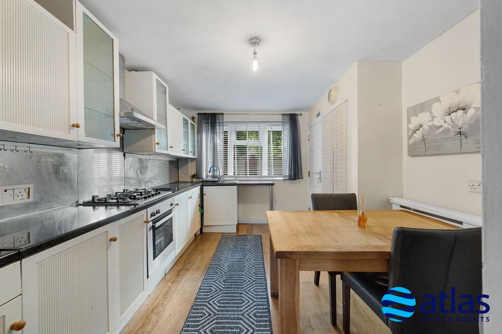 Property photo 3 of 28 Kitchen/Diner