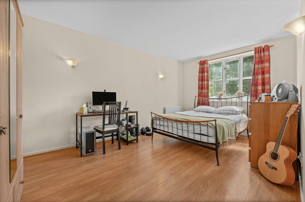 Property photo 3 of 14