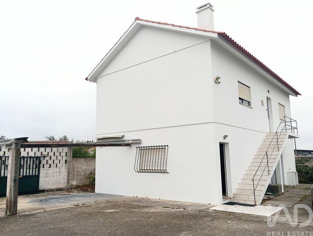 Property photo 2 of 31