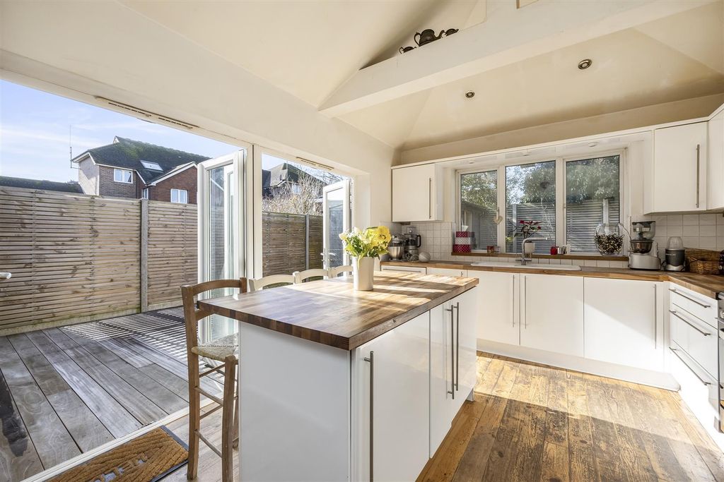 Property photo 1 of 21 Kitchen/Dining Room