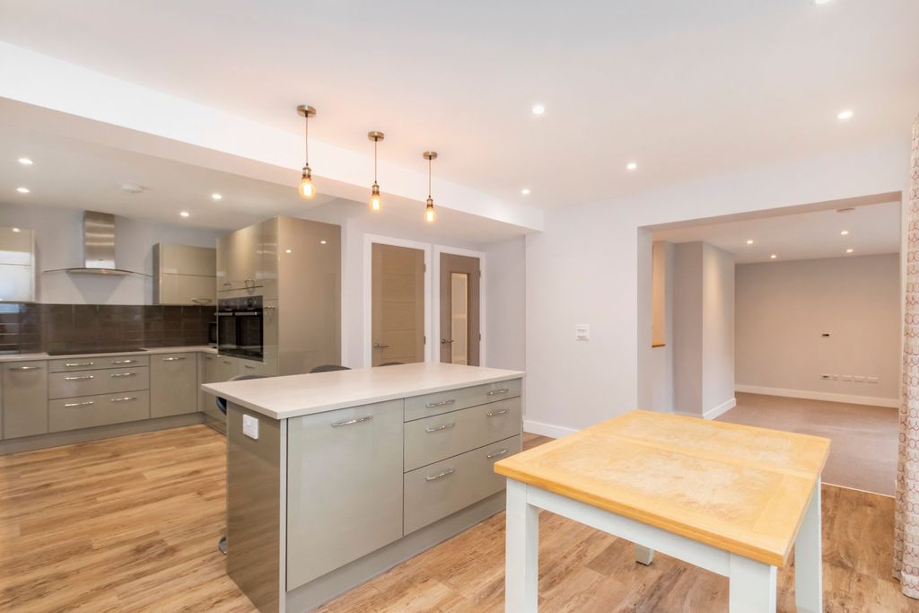 Property photo 3 of 26 Picture No. 05