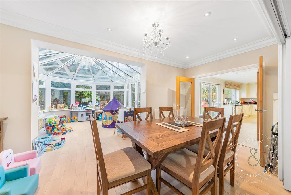 Property photo 3 of 43 Dan-Y-Bryn-Avenue-30.Jpg