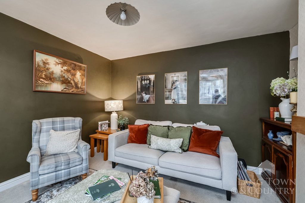 Property photo 2 of 16