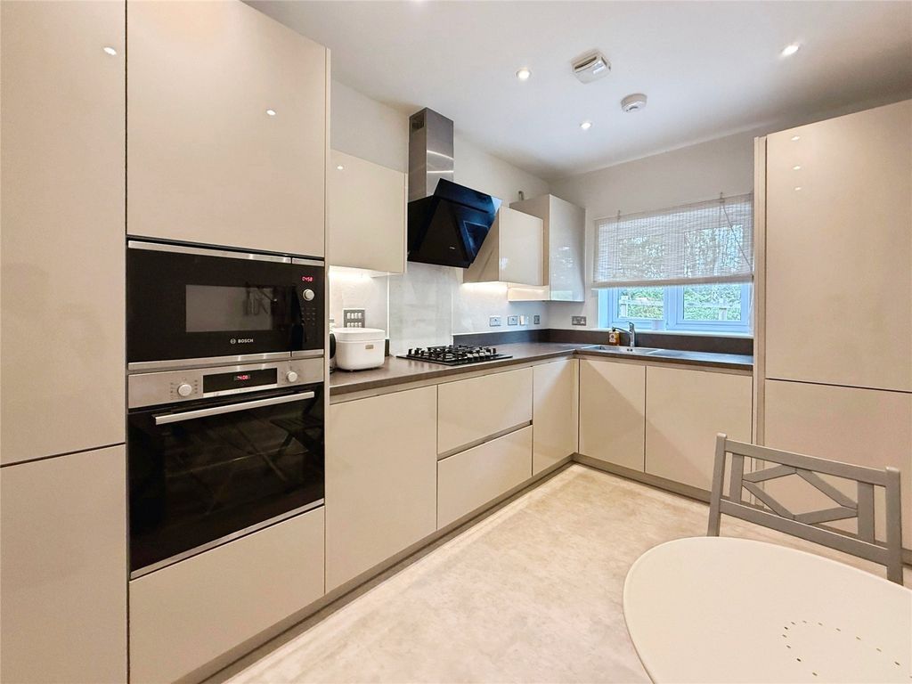 Property photo 2 of 18 Picture No. 05