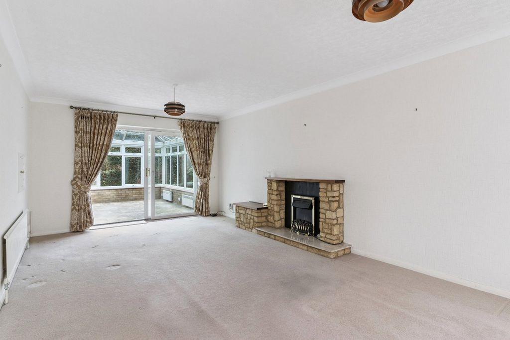 Property photo 2 of 22