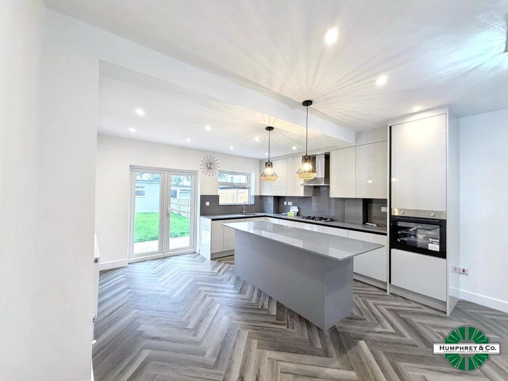 Property photo 1 of 16 Pbox-Img.Jpg