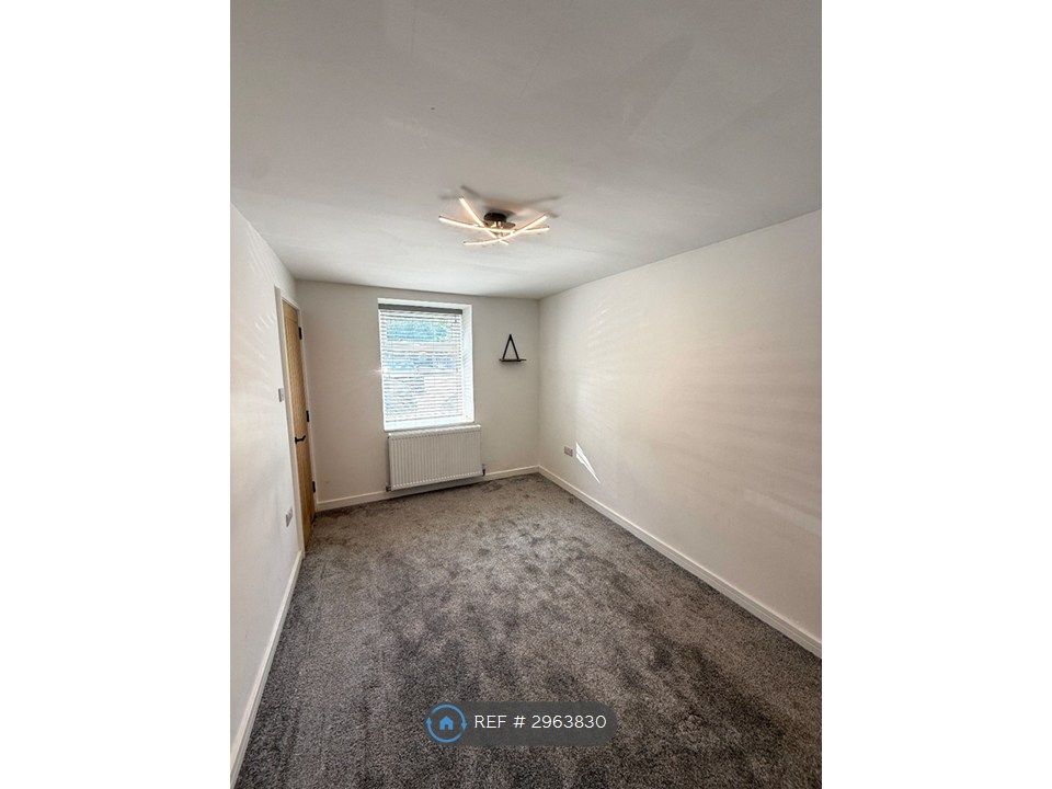 Property photo 3 of 13 Lounge/Snug
